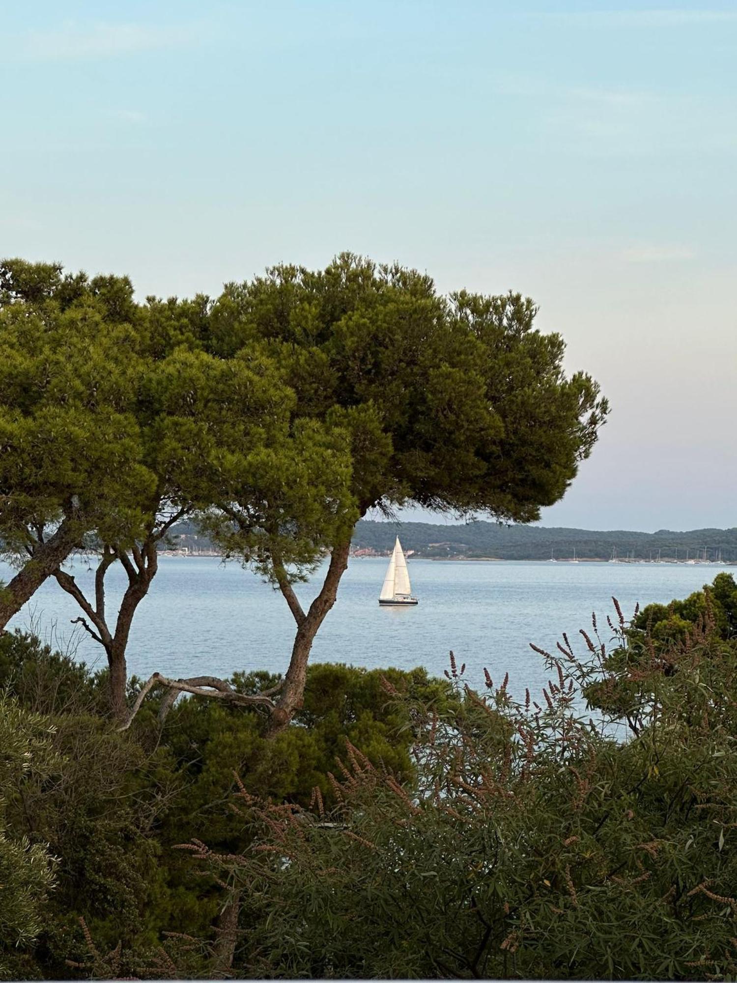 L'Instant Plage - Vue Mer - Bord De Plage - La Capte - Cote D'Azur 히에레 외부 사진